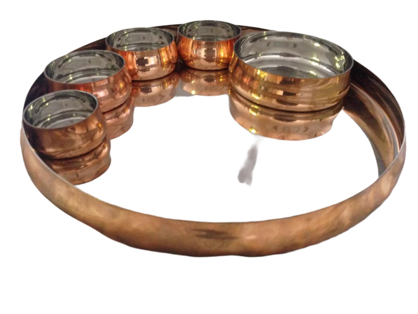 Copper Thali with 4 small and 1 big watti / Katori    Plain
