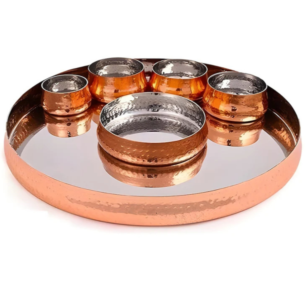 Copper Thali with 4 small and 1 big watti / Katori    Plain